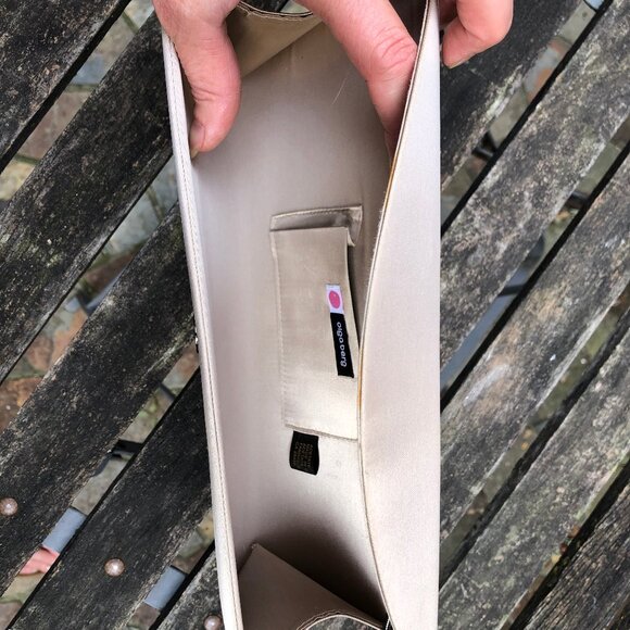 Beige clutch purse - Picture 5 of 9